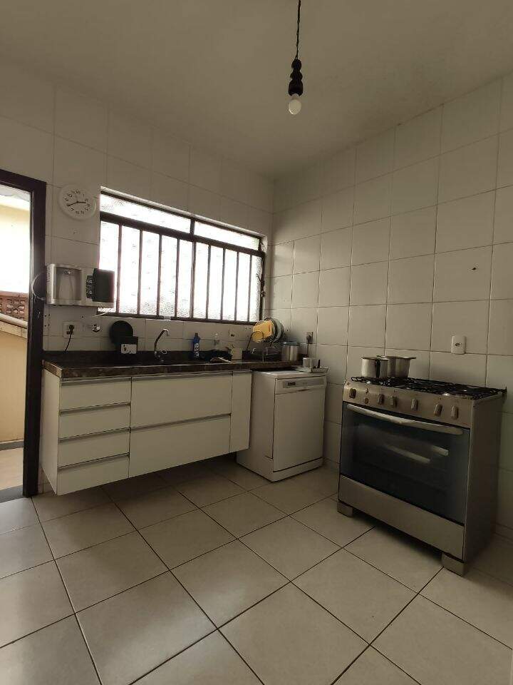 Casa à venda com 3 quartos, 270m² - Foto 3
