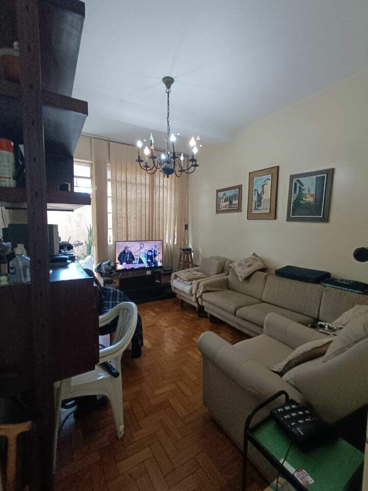 Prédio Inteiro à venda com 7 quartos, 285m² - Foto 1
