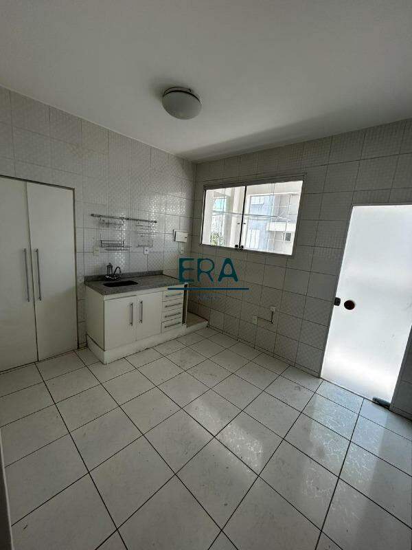 Apartamento para alugar com 3 quartos, 98m² - Foto 9