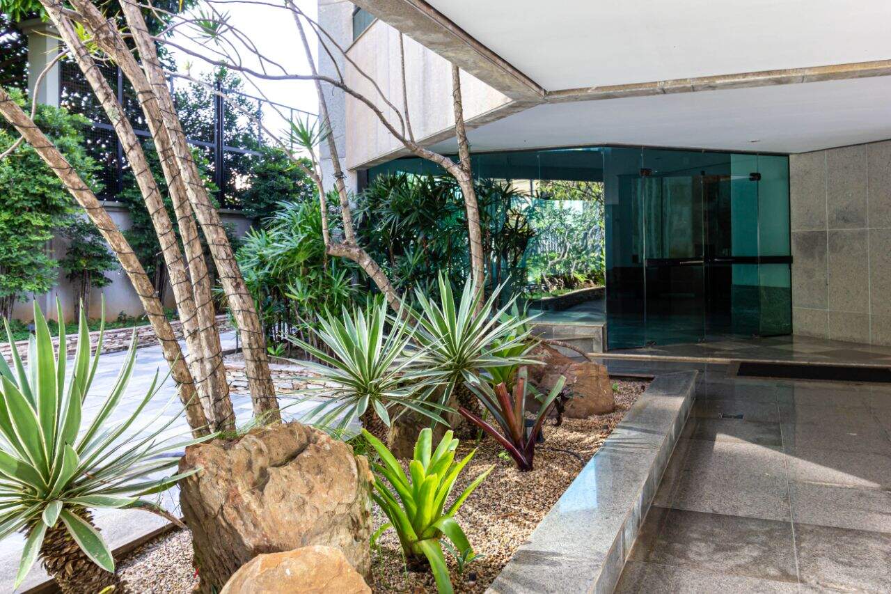 Apartamento para alugar com 4 quartos, 330m² - Foto 13