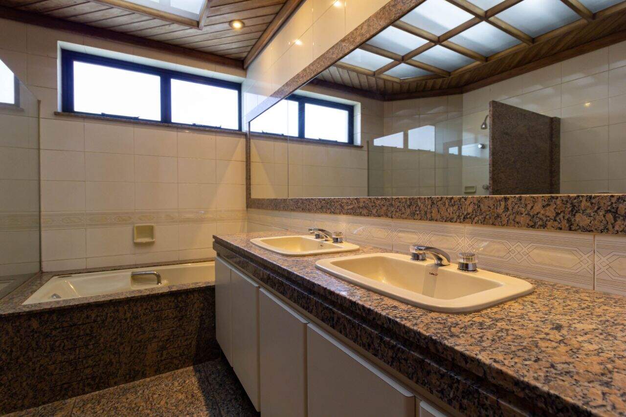 Apartamento para alugar com 4 quartos, 330m² - Foto 7