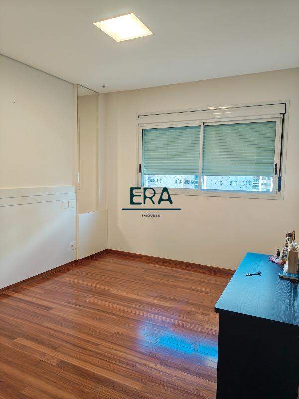 Apartamento para alugar com 4 quartos, 154m² - Foto 14