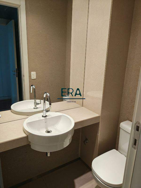 Apartamento para alugar com 4 quartos, 154m² - Foto 9