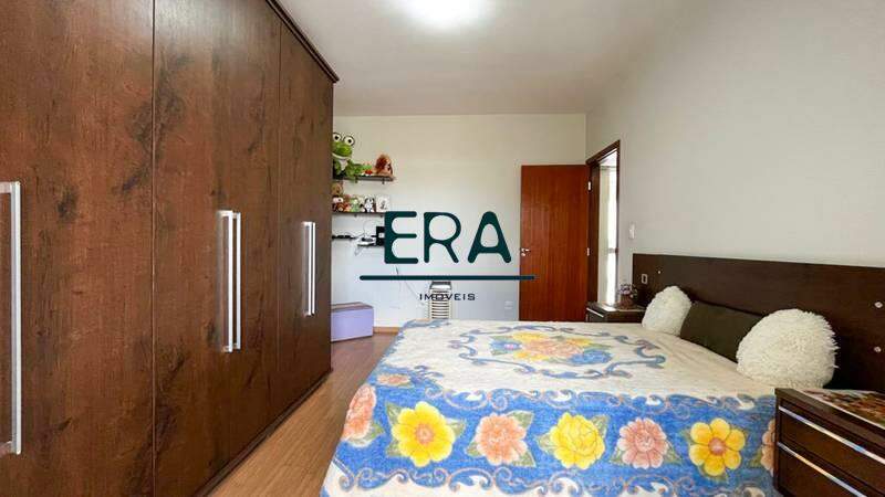 Casa à venda com 3 quartos, 152m² - Foto 2