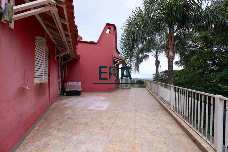 Casa à venda com 5 quartos, 550m² - Foto 1