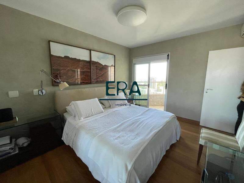Apartamento à venda com 4 quartos, 230m² - Foto 4