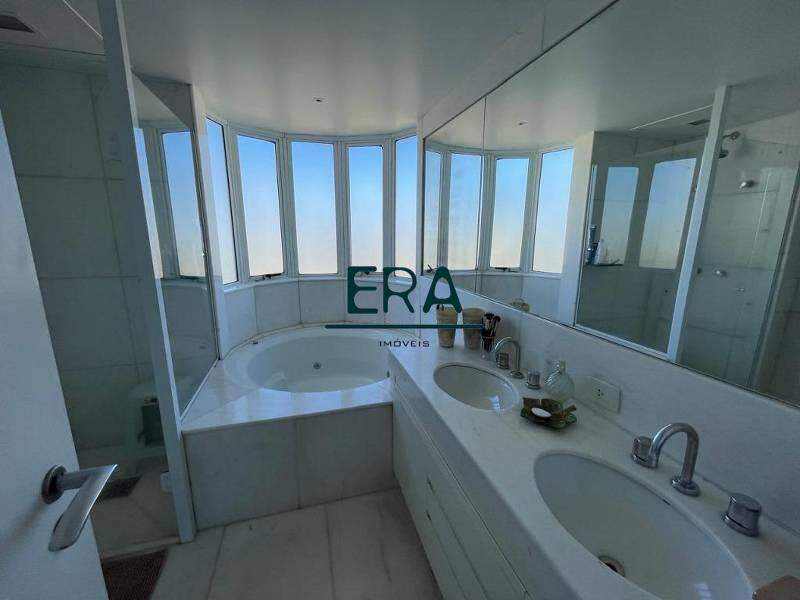 Apartamento à venda com 4 quartos, 230m² - Foto 8