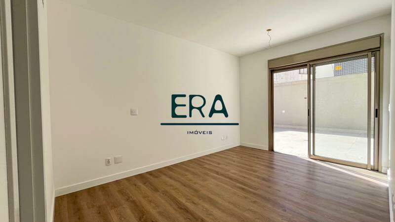 Apartamento à venda com 4 quartos, 147m² - Foto 17