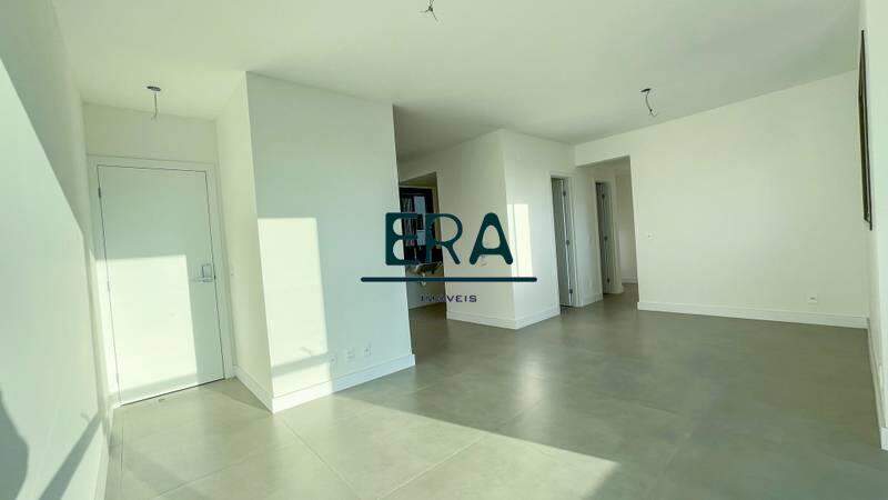 Apartamento à venda com 3 quartos, 86m² - Foto 18