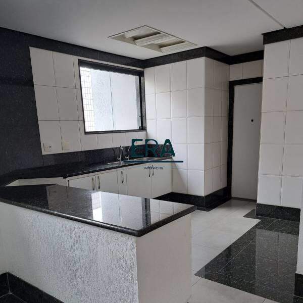 Cobertura à venda com 4 quartos, 300m² - Foto 13