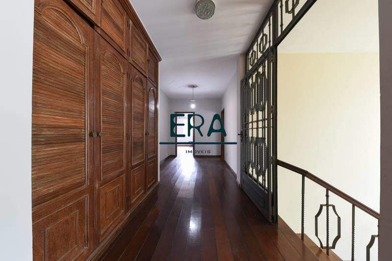 Casa à venda com 6 quartos, 679m² - Foto 2