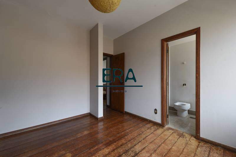 Casa à venda com 6 quartos, 679m² - Foto 25