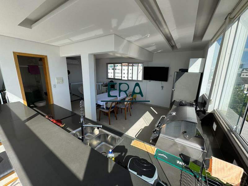 Cobertura à venda com 2 quartos, 100m² - Foto 4