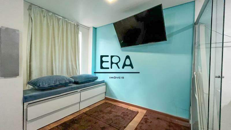 Casa à venda com 3 quartos, 90m² - Foto 1
