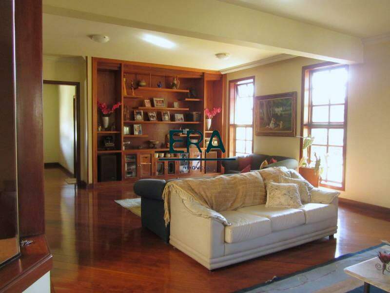 Casa à venda com 3 quartos, 354m² - Foto 15