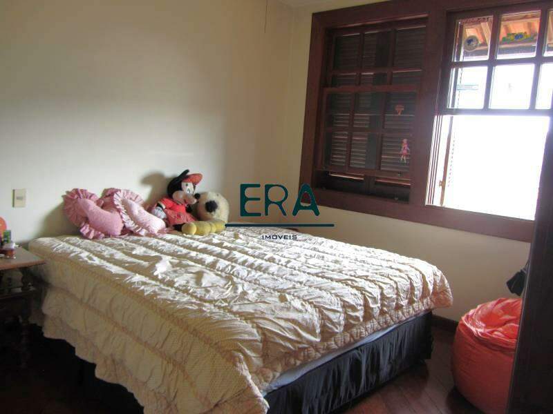 Casa à venda com 3 quartos, 354m² - Foto 22