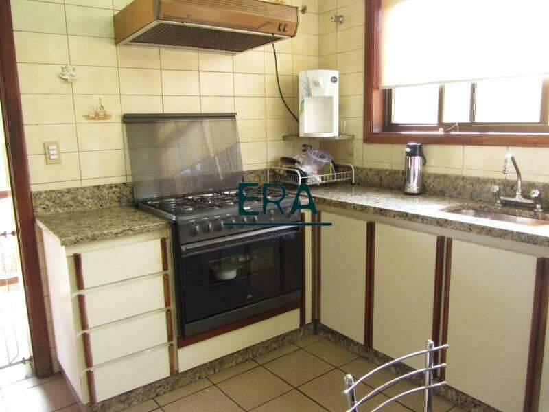 Casa à venda com 3 quartos, 354m² - Foto 3