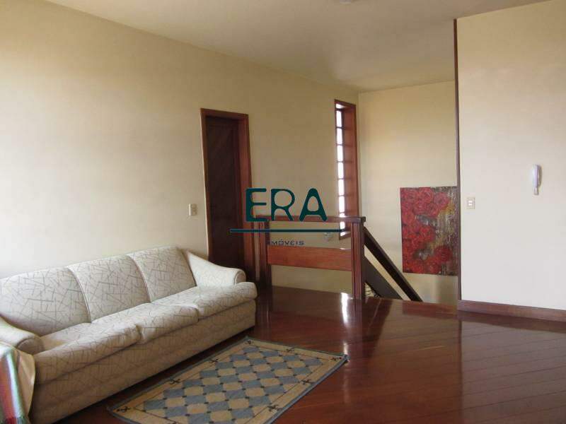 Casa à venda com 3 quartos, 354m² - Foto 6