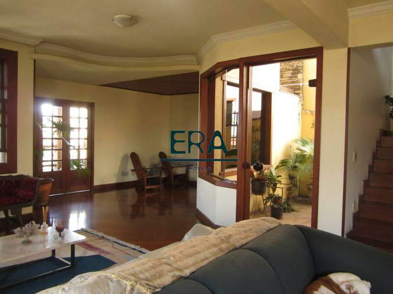 Casa à venda com 3 quartos, 354m² - Foto 8