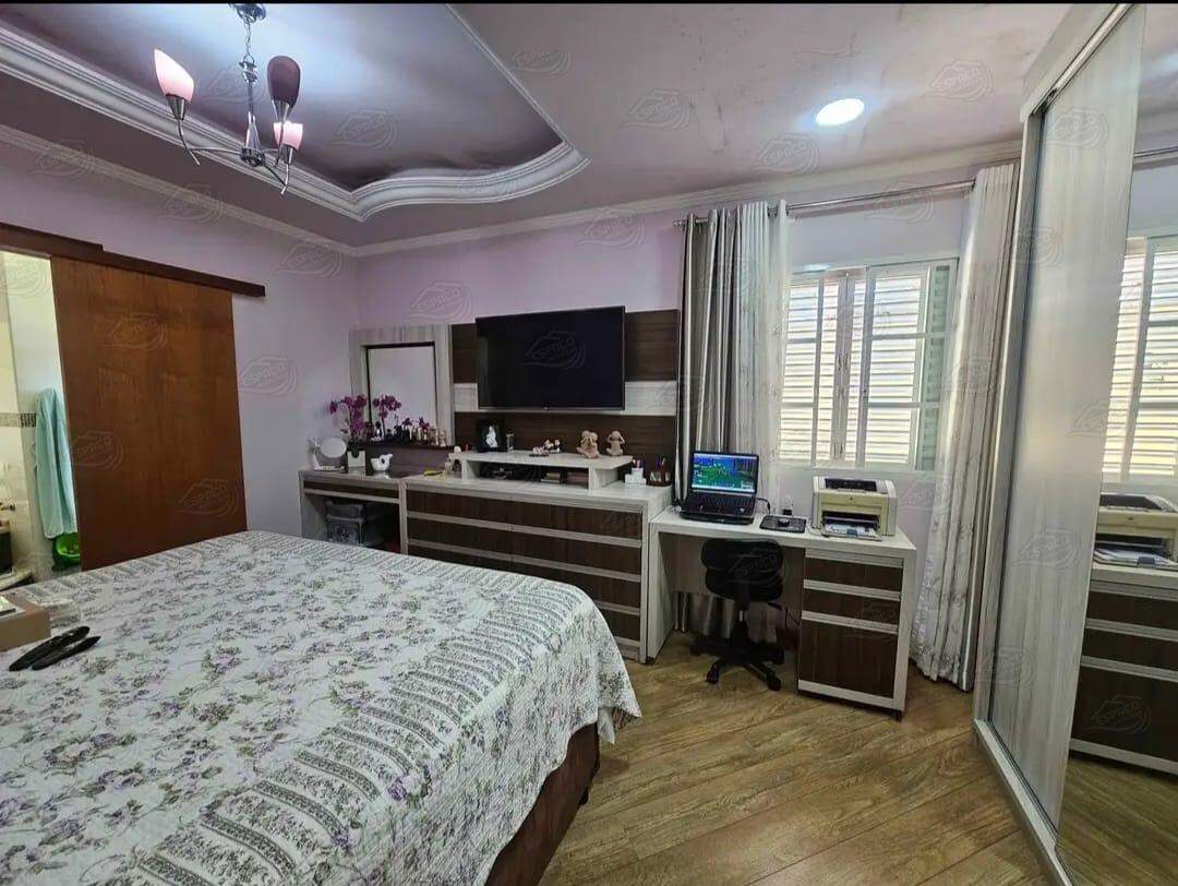 Casa à venda no Centro: 