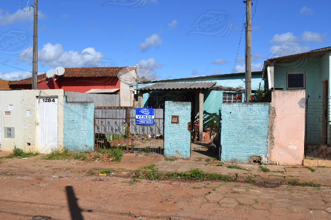 Casa à venda no Tonico Adolfo: 