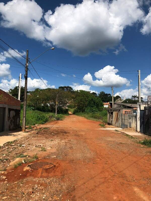 Casa à venda no Tonico Adolfo: 