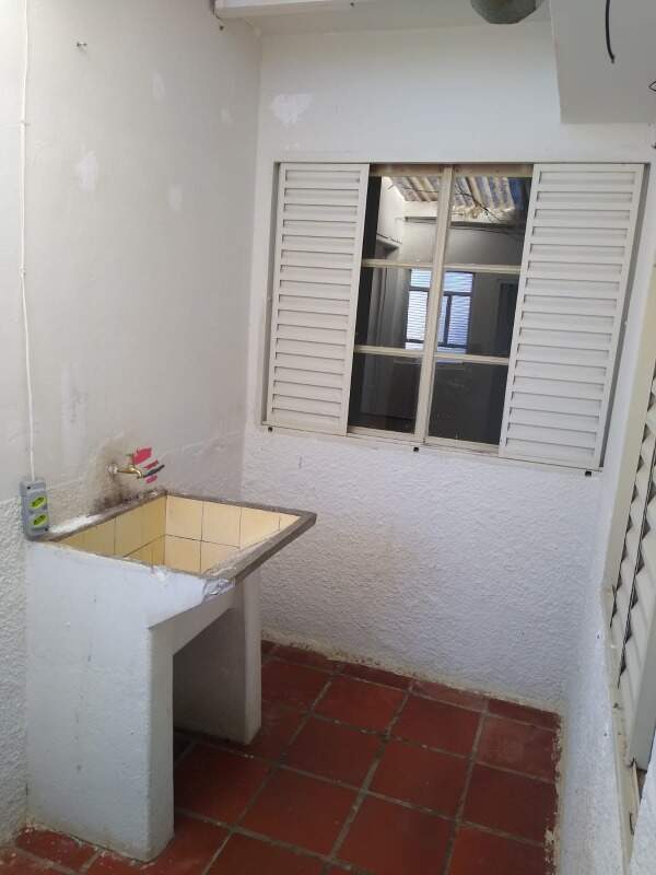 Casa para aluguel no Jardim Claudina: 
