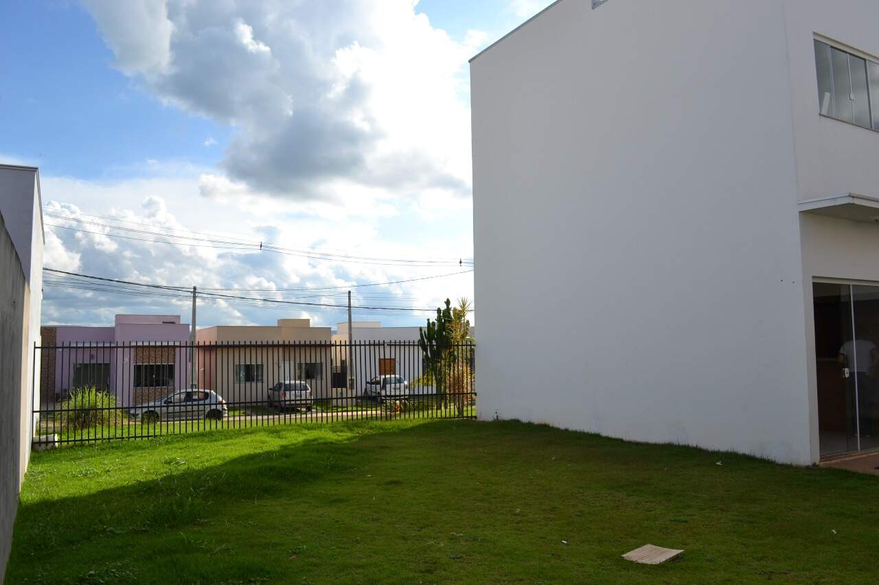 Terreno à venda no Condomínio Alto dos Pinheiros: 