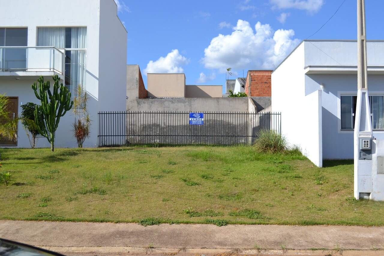 Terreno à venda no Condomínio Alto dos Pinheiros: 