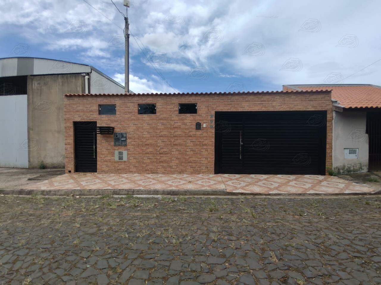 Casa à venda no Jardim Fronteira: 