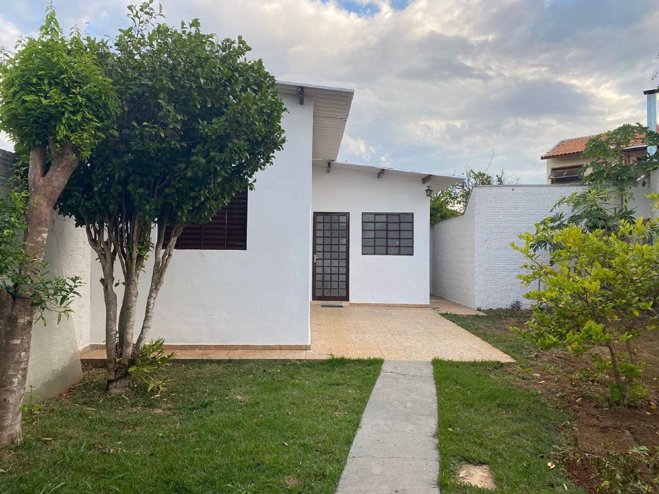 Casa para aluguel no Tonico Adolfo: 