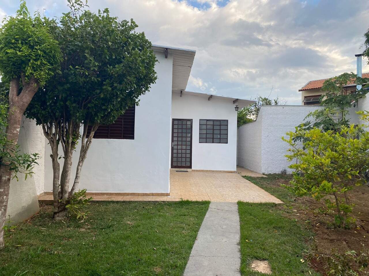Casa para aluguel no Tonico Adolfo: 