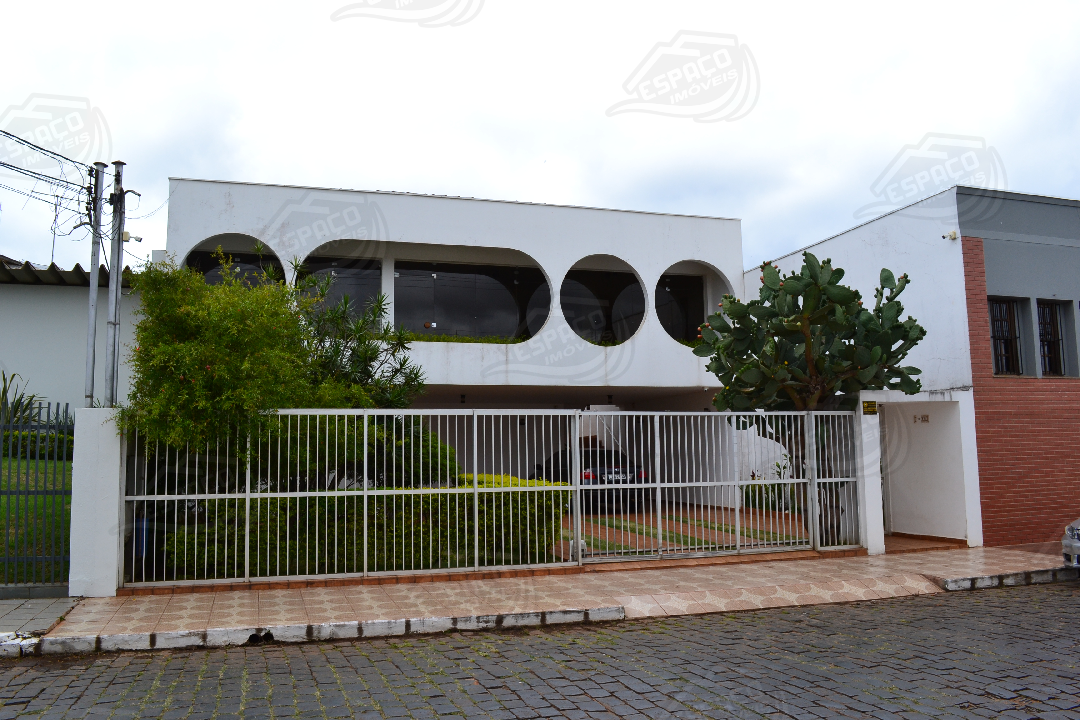 Casa à venda no Centro: 