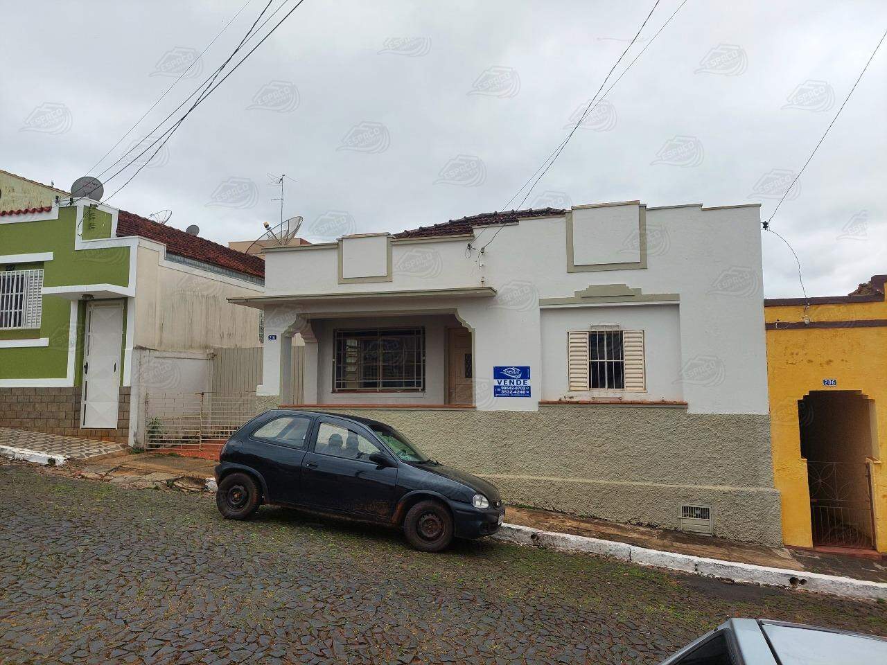 Casa à venda no Centro: 
