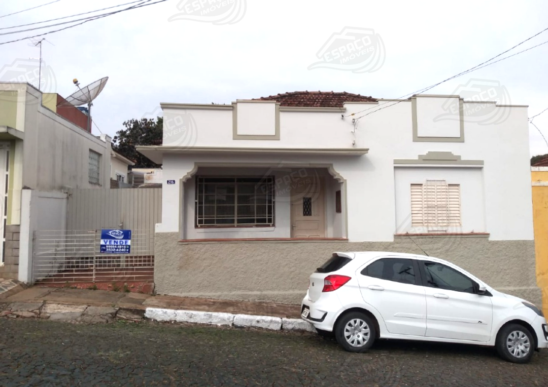 Casa à venda no Centro: 