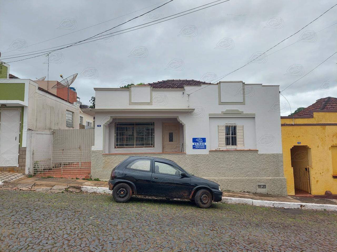 Casa à venda no Centro: 