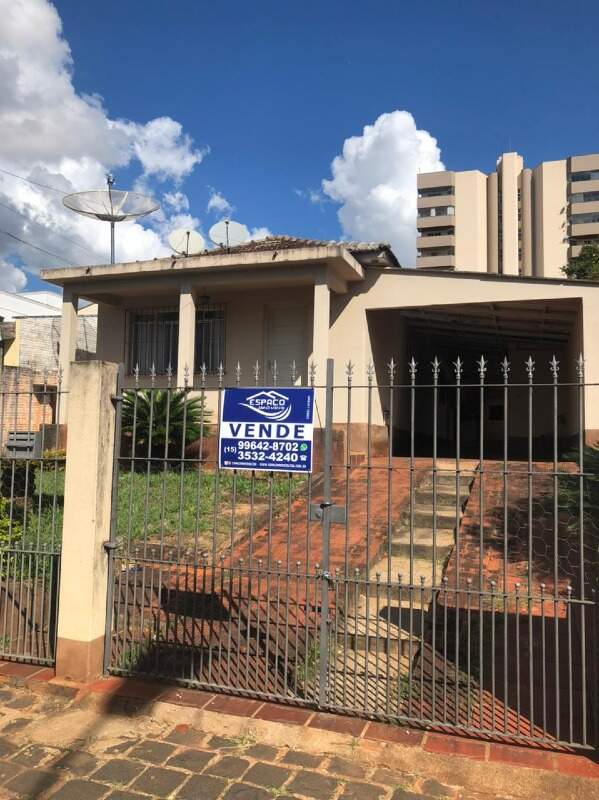 Casa à venda no Centro: 