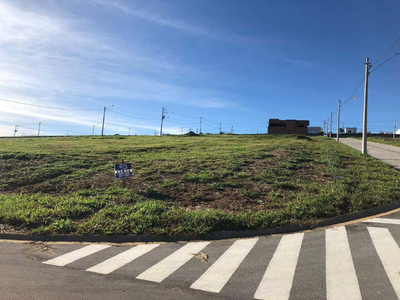 Terreno à venda no Condomínio Pôr do Sol: 