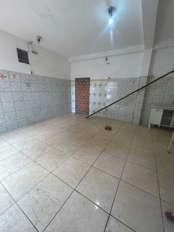 Ponto para aluguel no Santa Terezinha: 