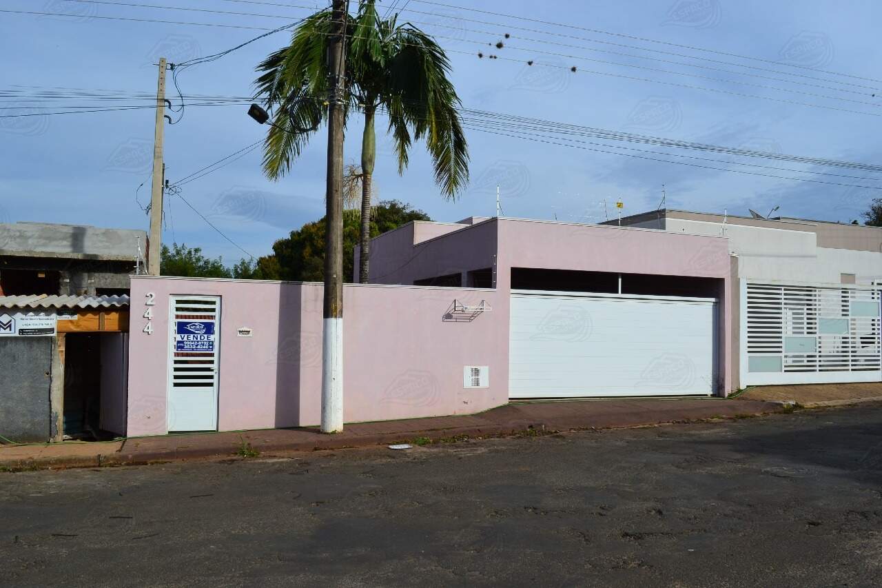 Casa à venda no Cruzeiro: 