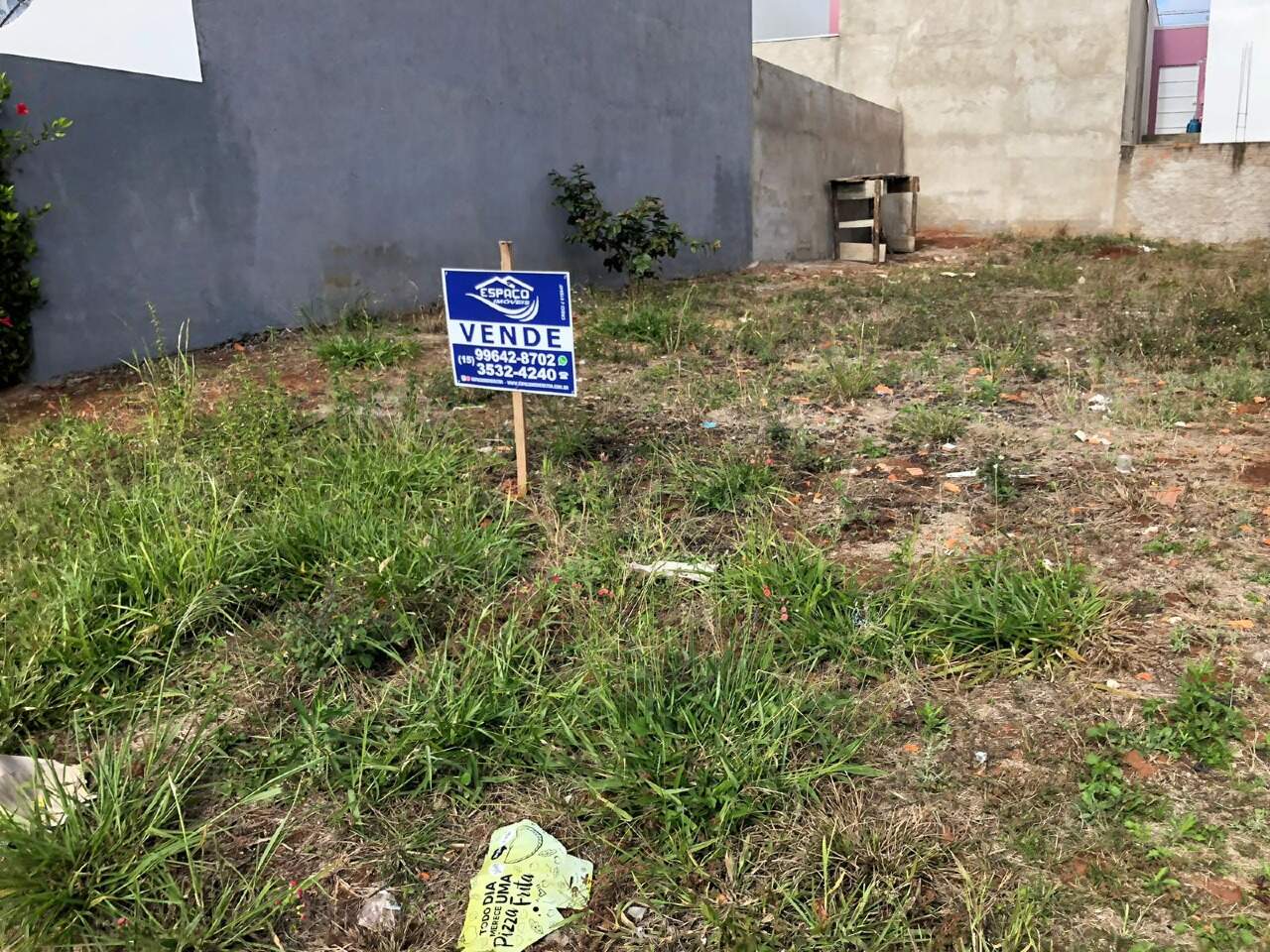 Terreno à venda no Condomínio Alto dos Pinheiros: 
