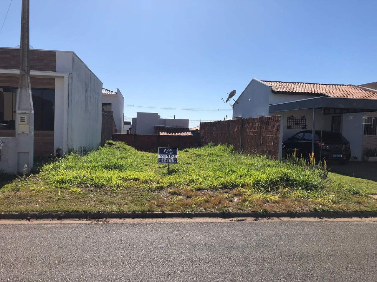Terreno à venda no Condomínio Alto dos Pinheiros: 