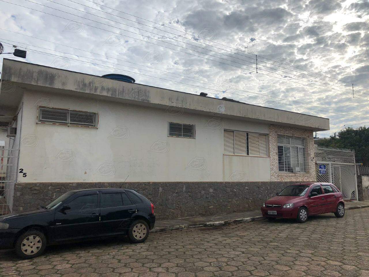 Casa à venda no Centro: 