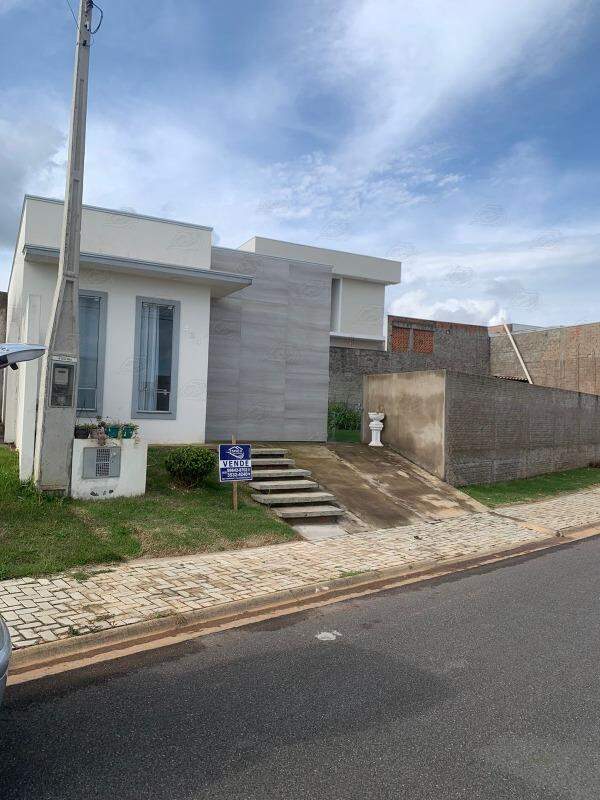 Casa à venda no Condomínio Alto dos Pinheiros: 