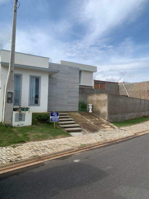 Casa à venda no Condomínio Alto dos Pinheiros: 