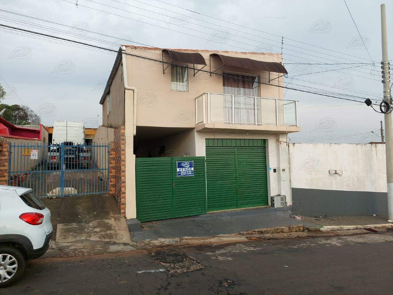 Casa à venda no Ginásio: 