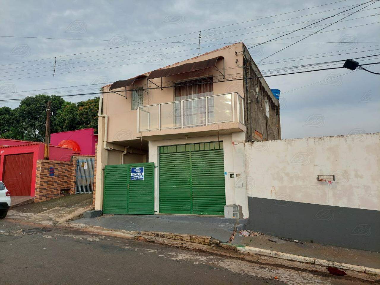 Casa à venda no Ginásio: 
