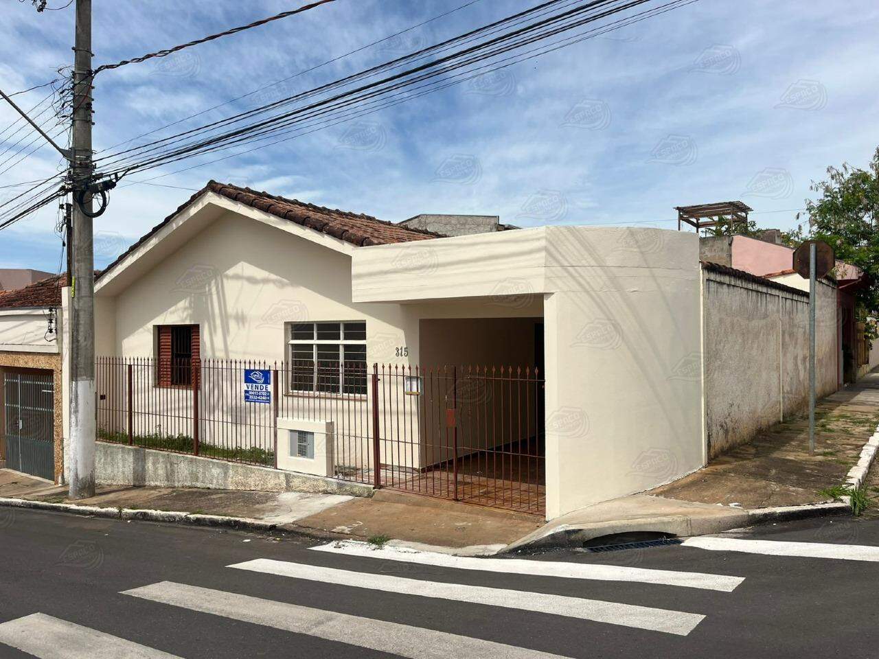 Casa à venda no Centro: 