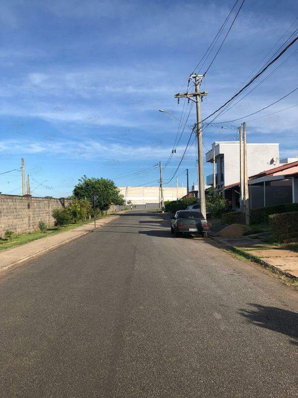 Terreno à venda no Condomínio Alto dos Pinheiros: 