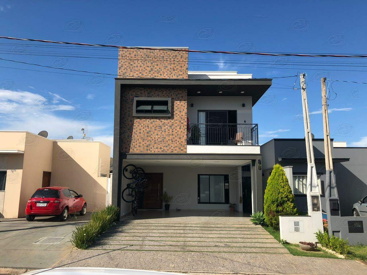 Sobrado à venda no Condomínio Alto dos Pinheiros: 